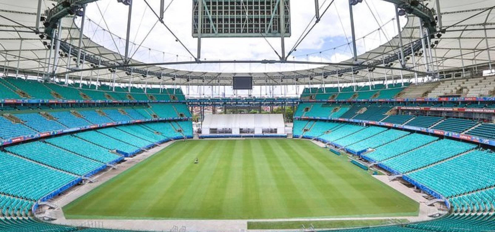 Imagem de Arena Fonte Nova rebate Rogério Ceni e Bahia contesta condições do gramado