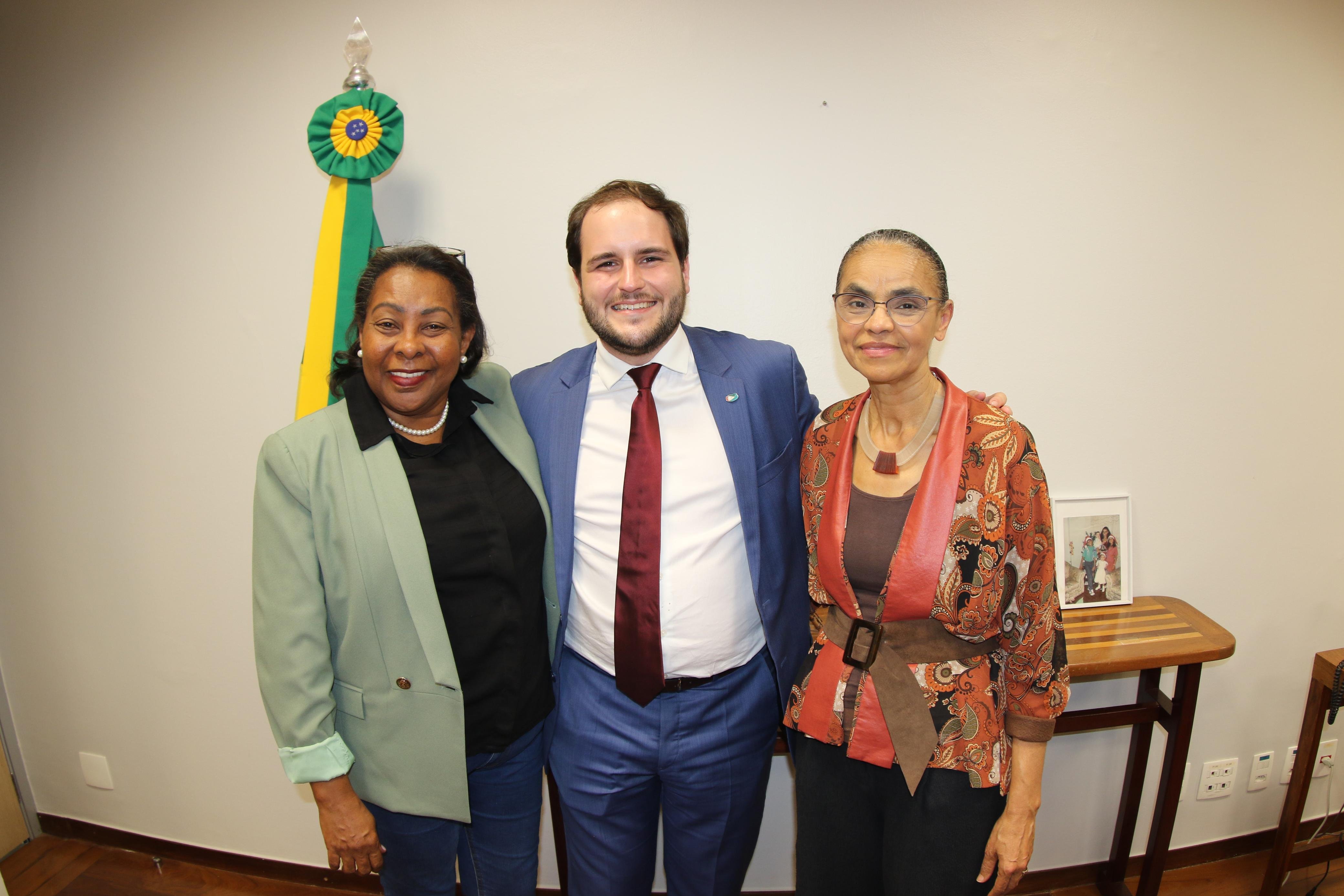 Imagem de Marina Silva chega a Salvador para lançar chapa nacional da Rede neste sábado (8)