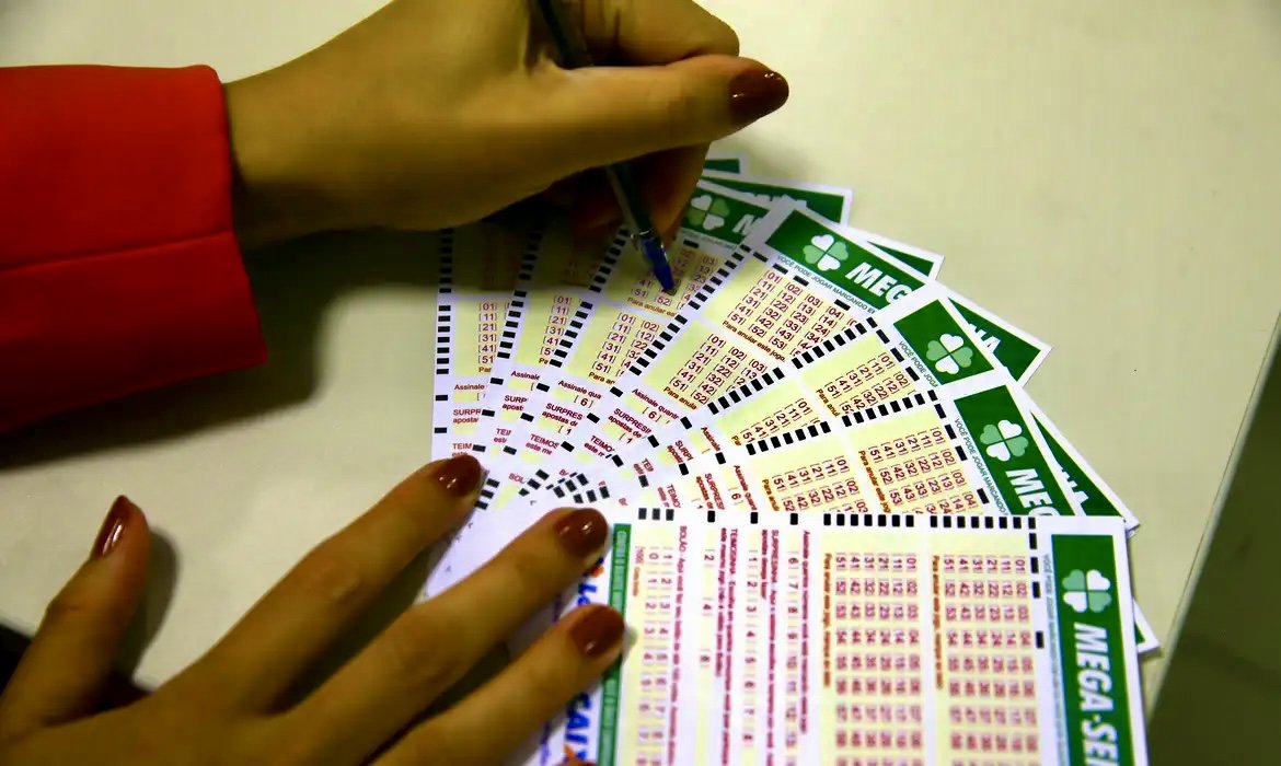 Imagem de Mega-Sena acumula novamente e prêmio vai para R$ 36 milhões