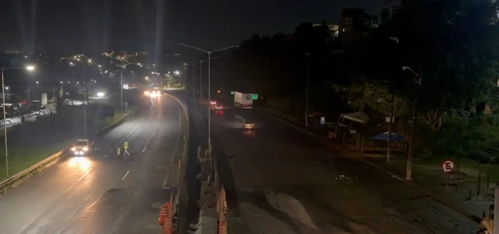 Imagem de BR-324 tem pistas totalmente liberadas em trecho de Simões Filho após conclusão de reparos