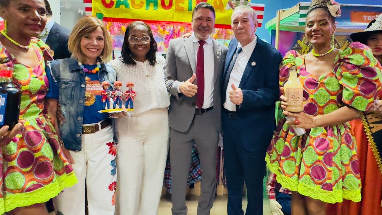 Imagem de Prefeitura de Utinga recebe Selo Transparência nos Festejos Juninos e reforça compromisso com o uso responsável dos recursos públicos