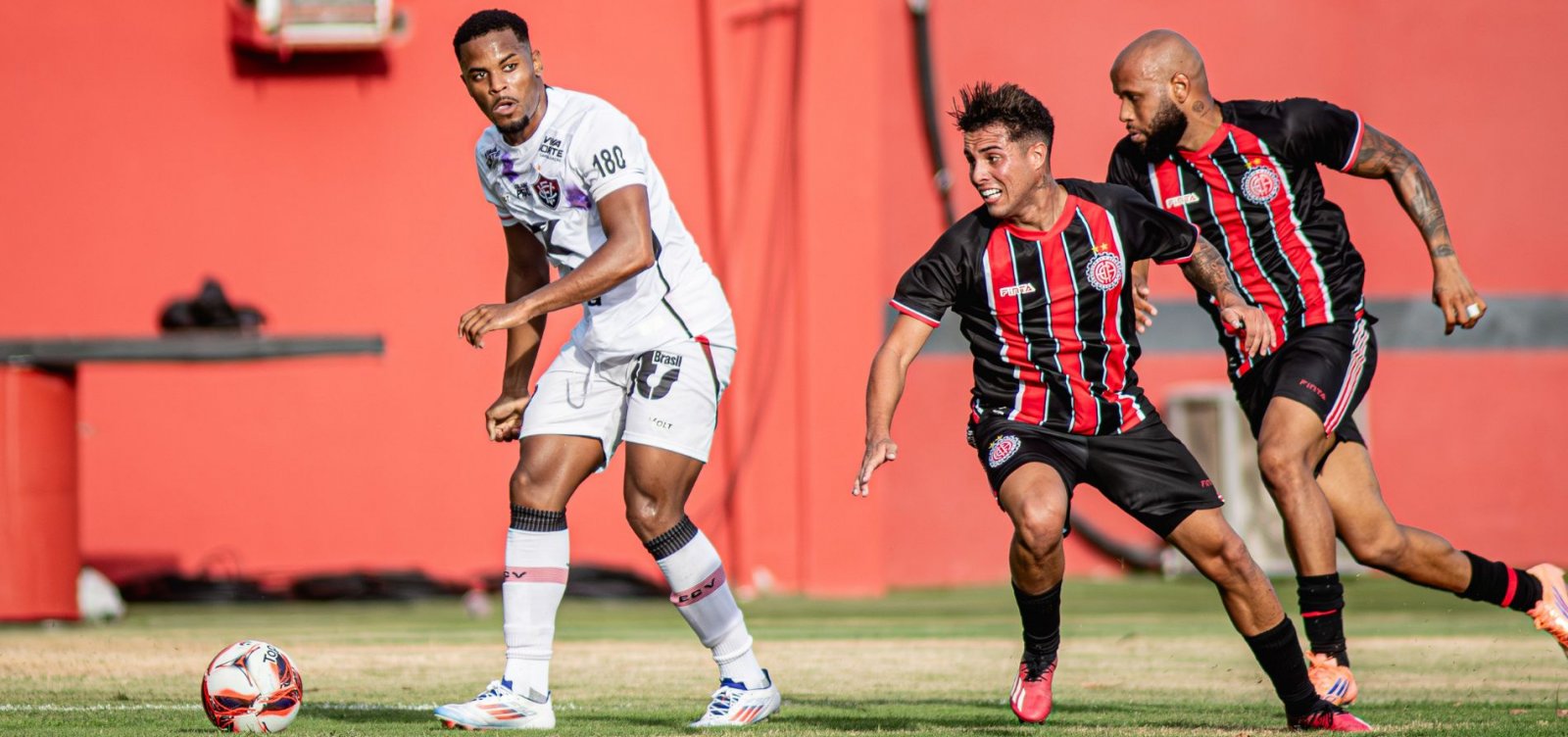 Imagem de Vitória e Atlético de Alagoinhas ficam no empate na abertura do Baianão