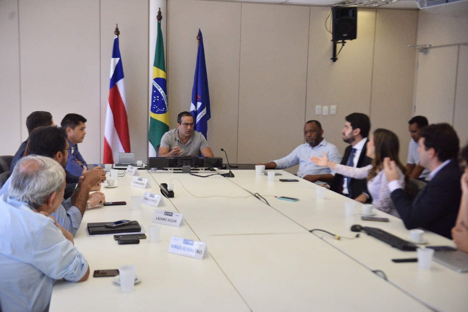 Imagem de Comitiva da Prefeitura do Recife se reúne com Bruno Reis e visita obras do BRT, Morar Melhor e Mané Dendê