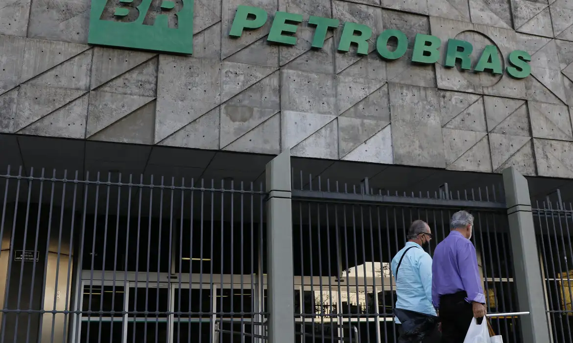 Imagem de Petrobras registra lucro de R$ 110,6 bilhões em 2025 e tem forte crescimento nos resultados