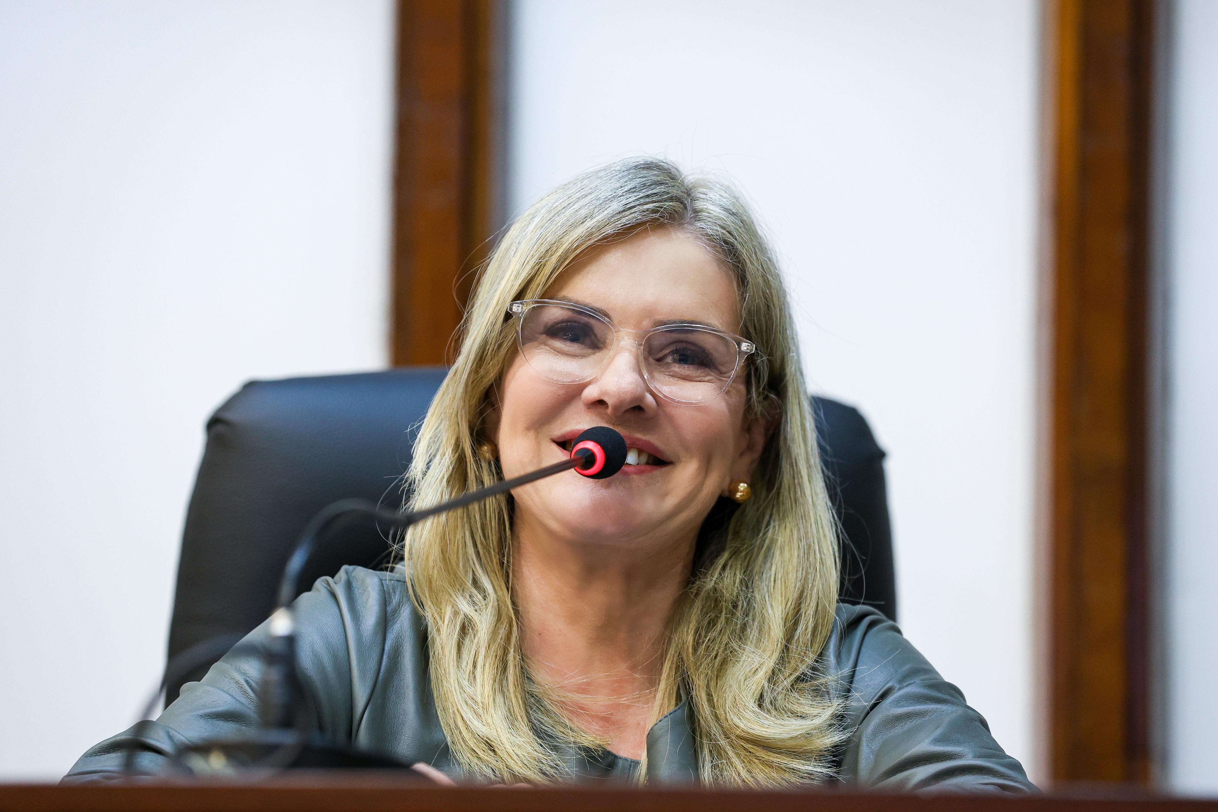 Imagem de Ivana Bastos mantém compromisso de votar matérias de parlamentares todas as terças-feiras