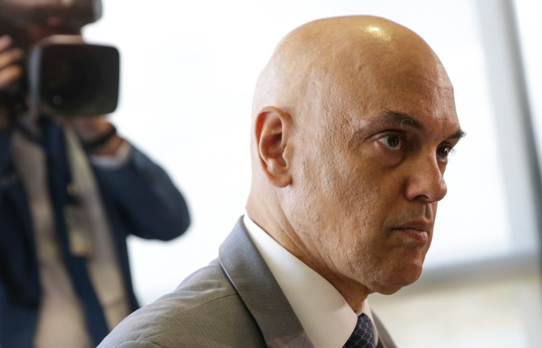 Imagem de Moraes determina investigação de Elon Musk após ameaças do bilionário