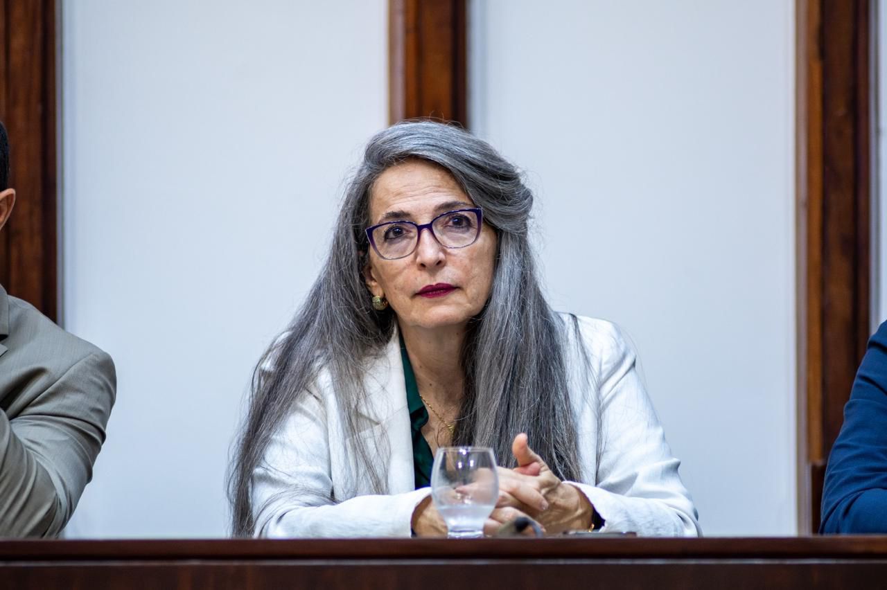Imagem de Raíssa Soares cobra explicações após TCE apontar R$ 53 milhões em obras da saúde travadas na Bahia