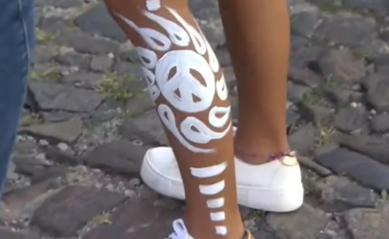 Imagem de Seis pessoas foram presas em Salvador neste ano após cobrarem valores 'exorbitantes' por pintura corporal em turistas