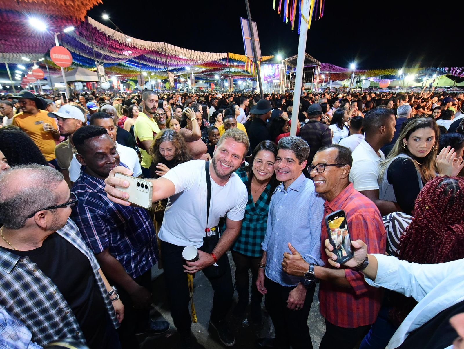 Imagem de ACM Neto percorre cidades da Bahia no São João e exalta festas promovidas pelos prefeitos