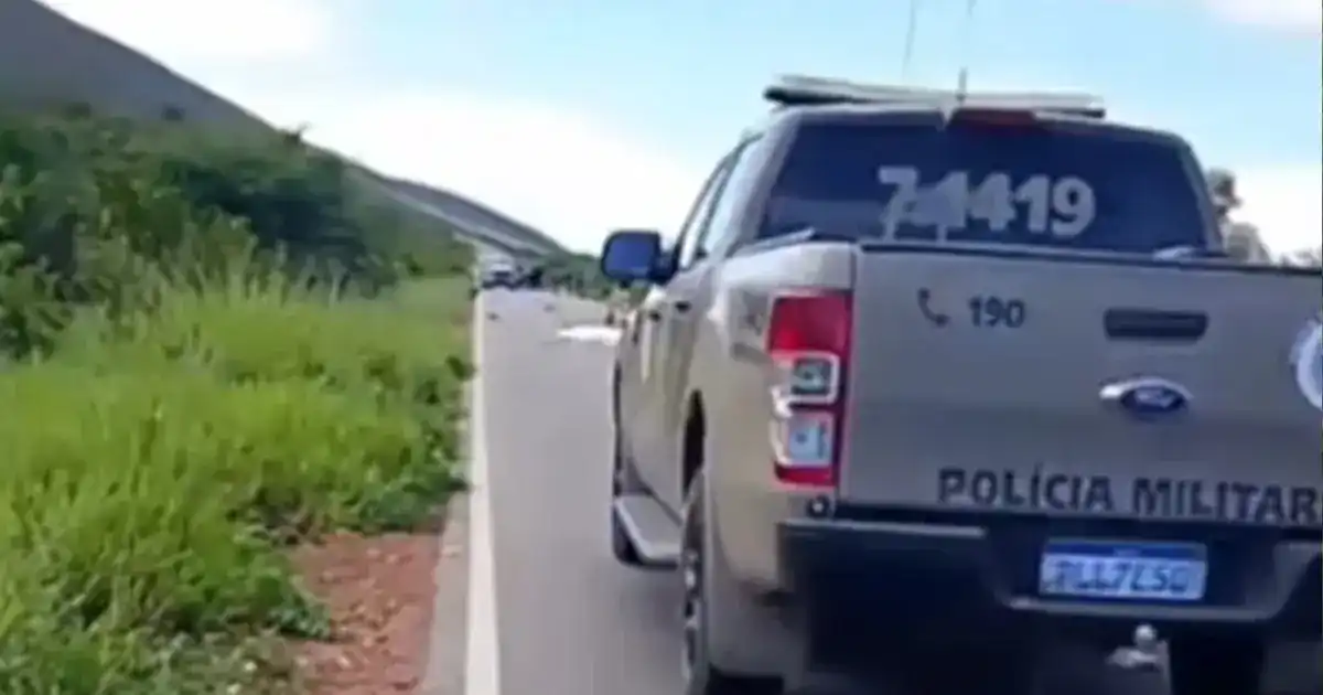 Imagem de Motociclista morre após acidente na BA-142 e ter corpo atingido por outros veículos