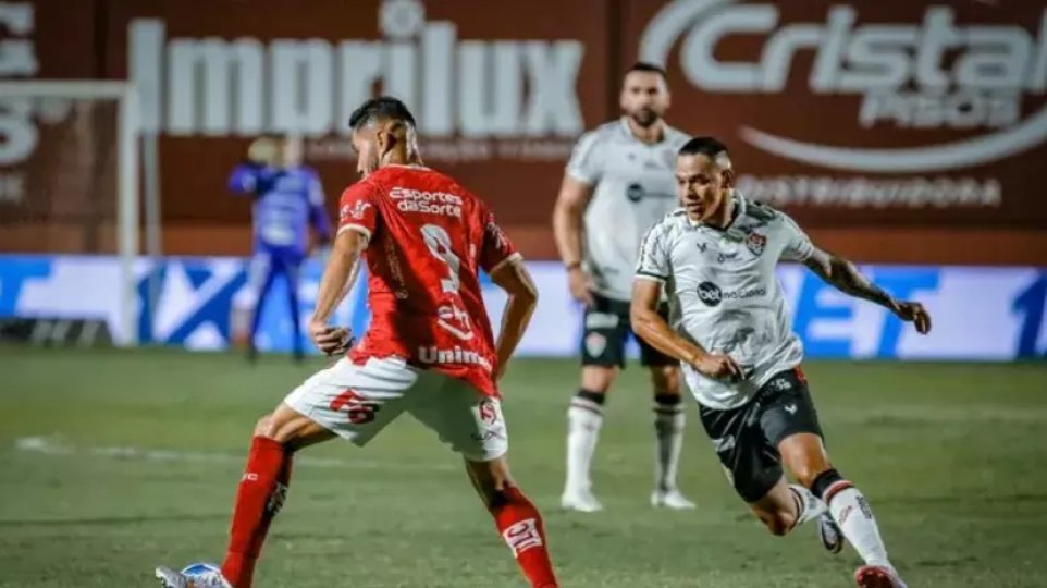 Imagem de Vitória perde duelo direto contra o Vila Nova fora de casa