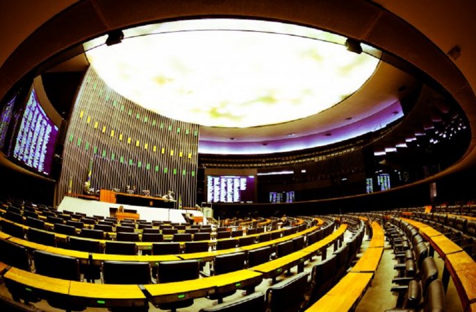 Imagem de Deputados ganham uma semana de folga após aprovação de projetos que enfrentam o STF