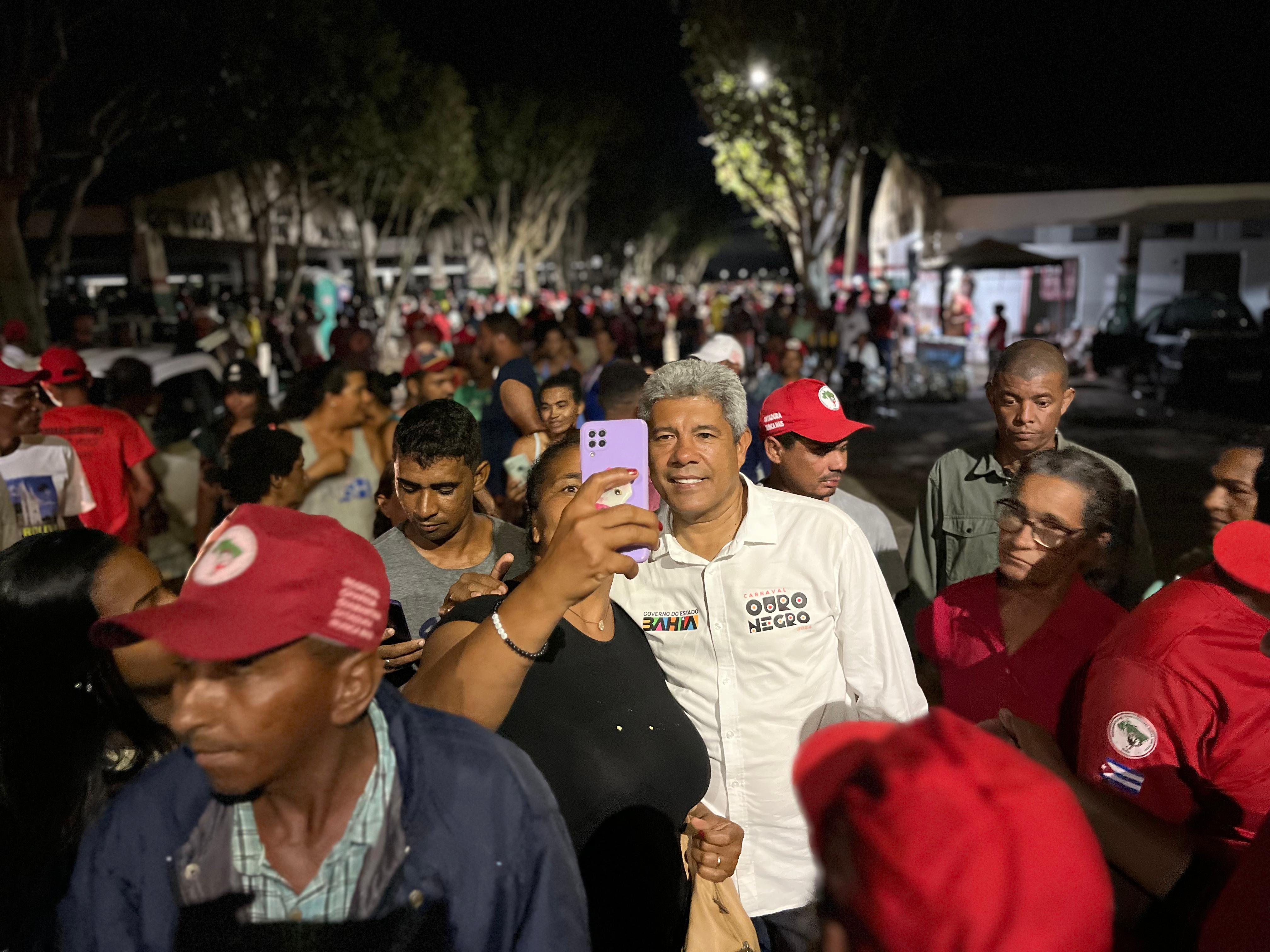 Imagem de Jerônimo Rodrigues vai à para Marcha do MST e se compromete em receber o Movimento