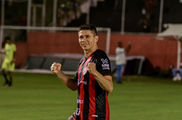 Imagem de Com início arrasador, Vitória vence o Londrina e mantém 100% na Série B