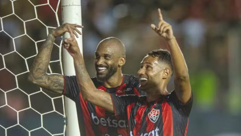 Imagem de Em clássico eletrizante, Vitória vira sobre o Bahia e abre vantagem na final do Baiano
