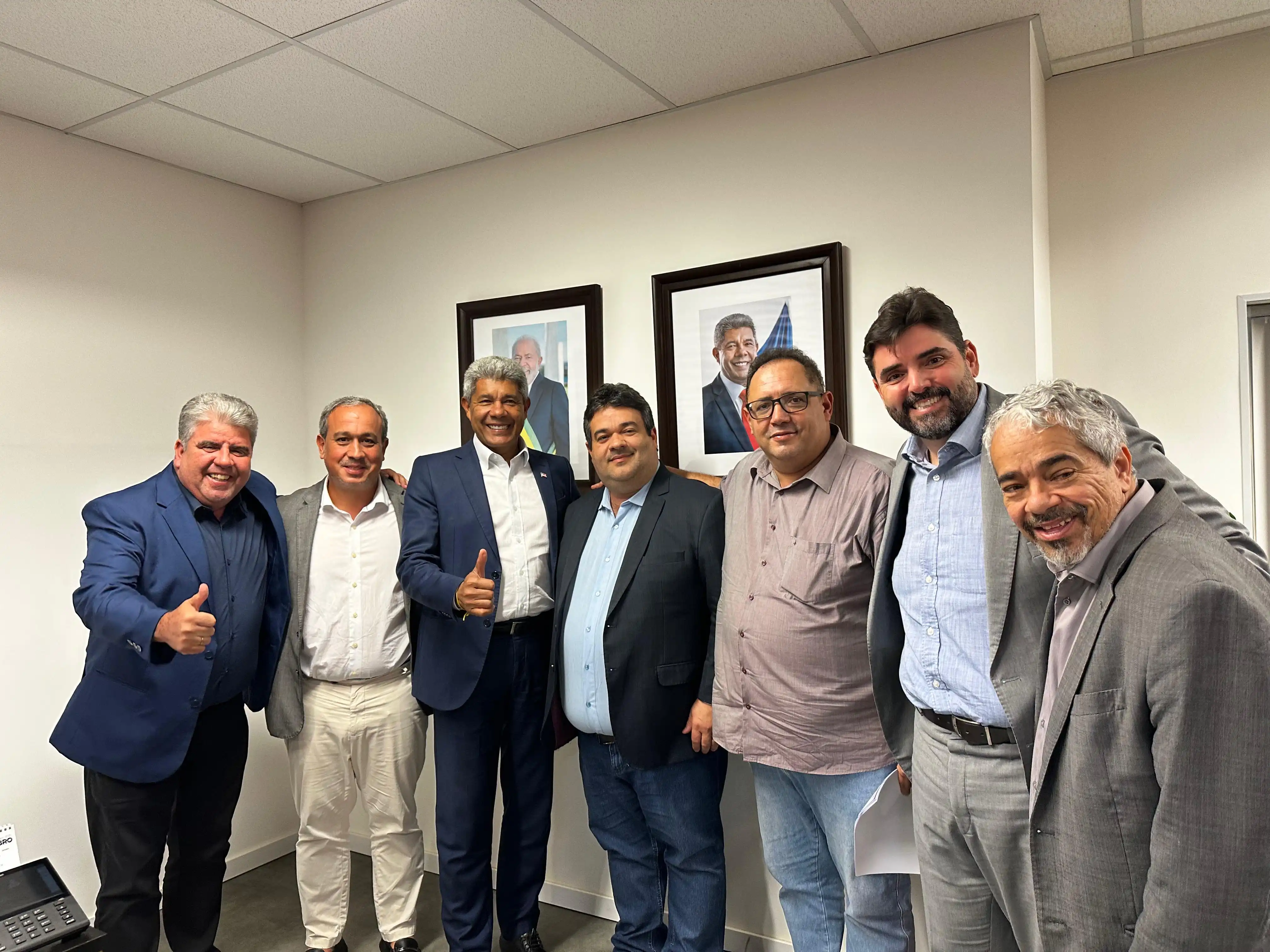 Imagem de Ivan Cordeiro tem agenda institucional com governador, deputados e presidente da Câmara Municipal de salvador para tratar tema de Conquista