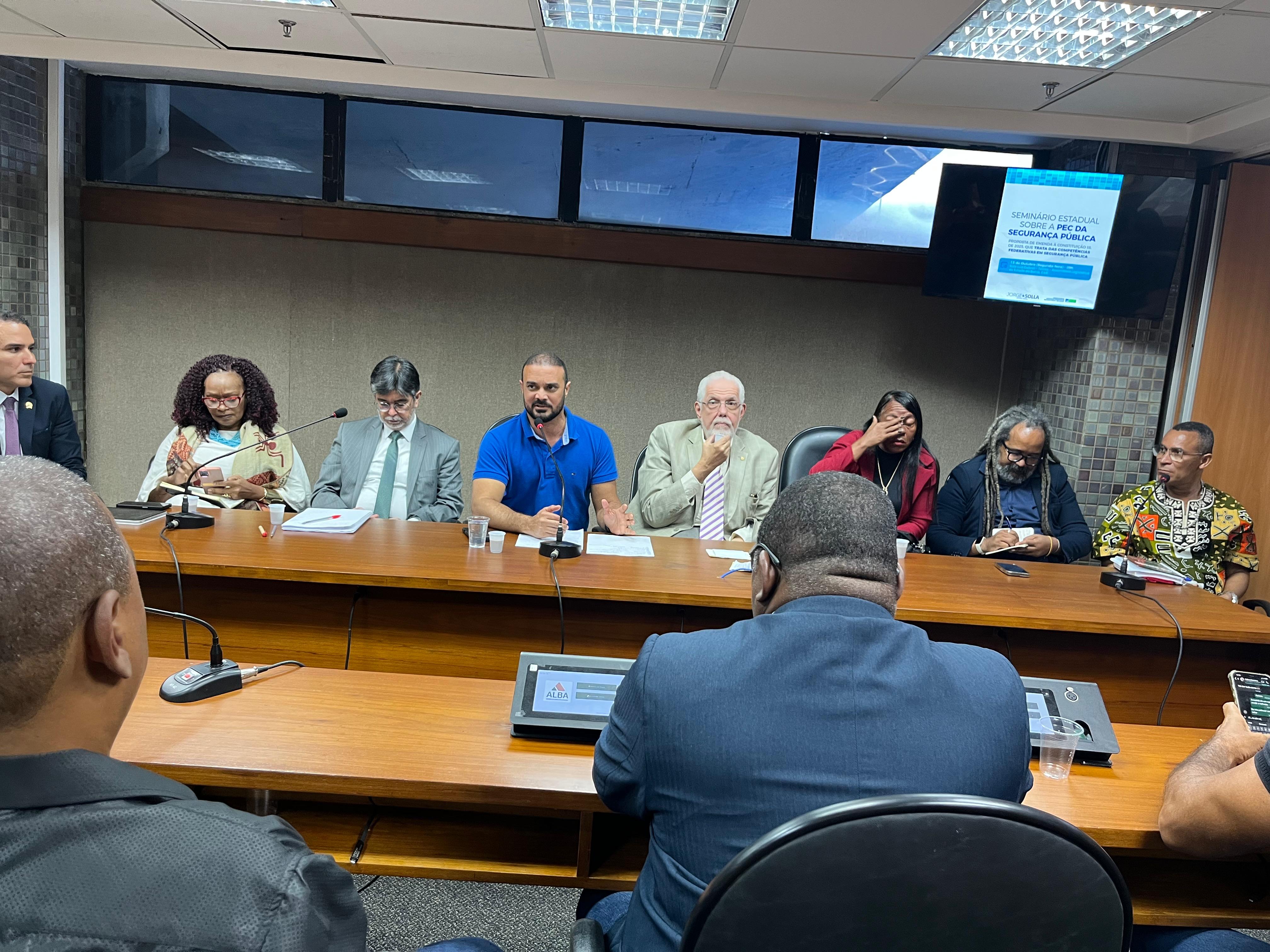 Imagem de ‘Segurança é algo sério e necessita debate técnico’, diz Capitão Alden durante seminário