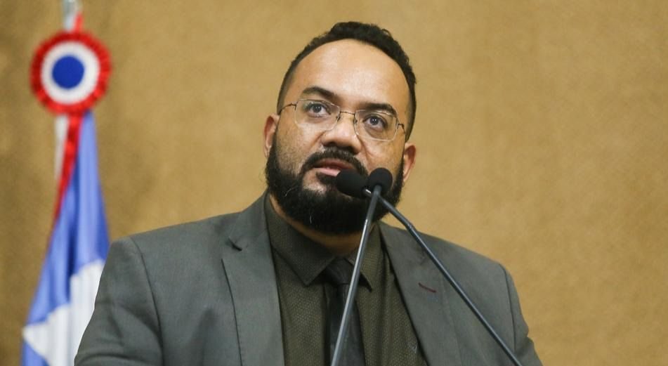 Imagem de Leandro de Jesus sugere campanha de prevenção de distúrbios visuais nas escolas públicas