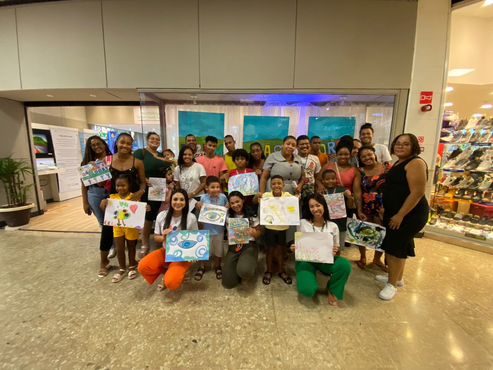 Imagem de Apae Salvador promove visita guiada com oficina à exposição do Ateliê Criativo formada por artistas autistas