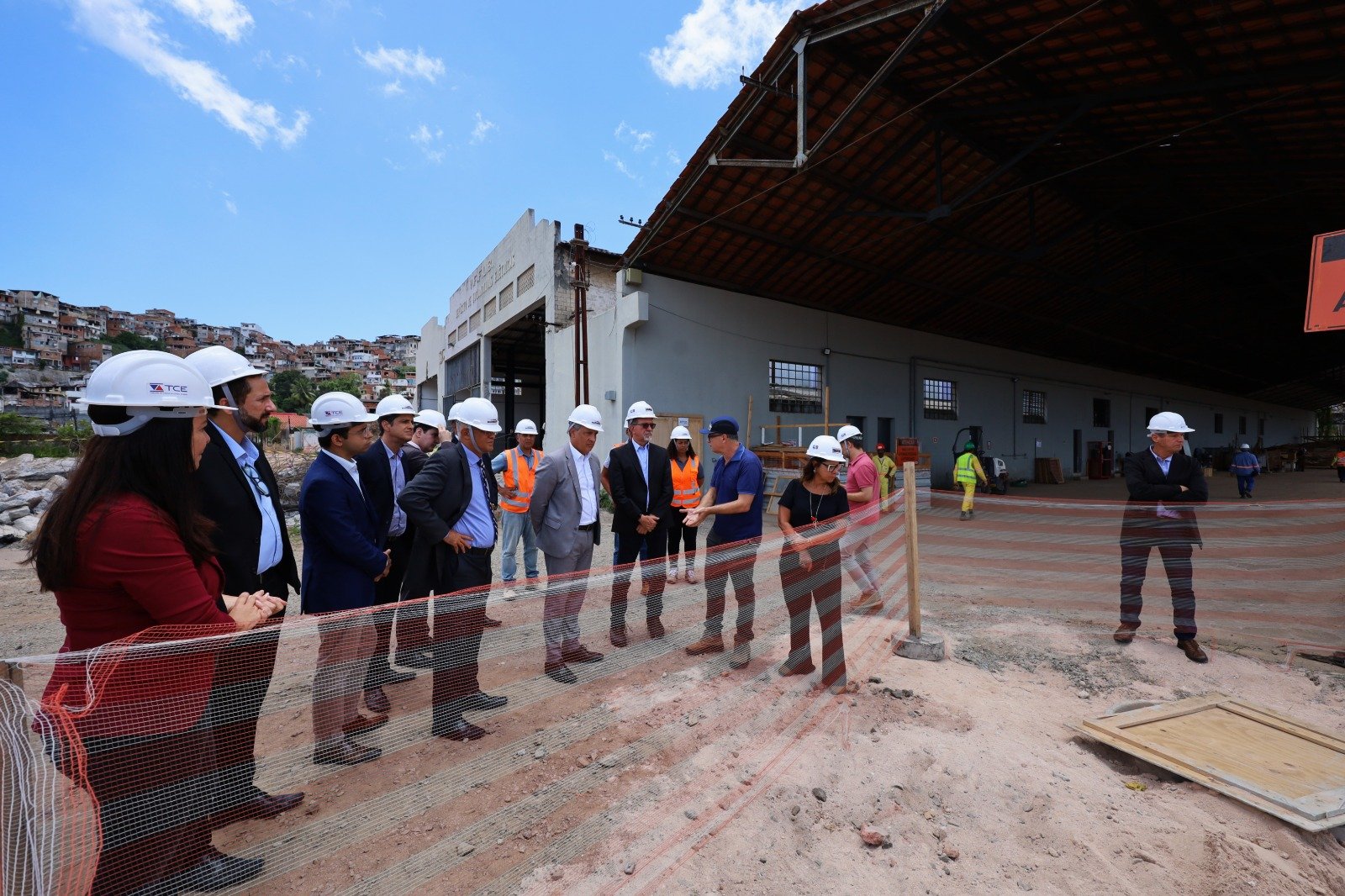 Imagem de TCE/BA fiscaliza obras do VLT do Subúrbio