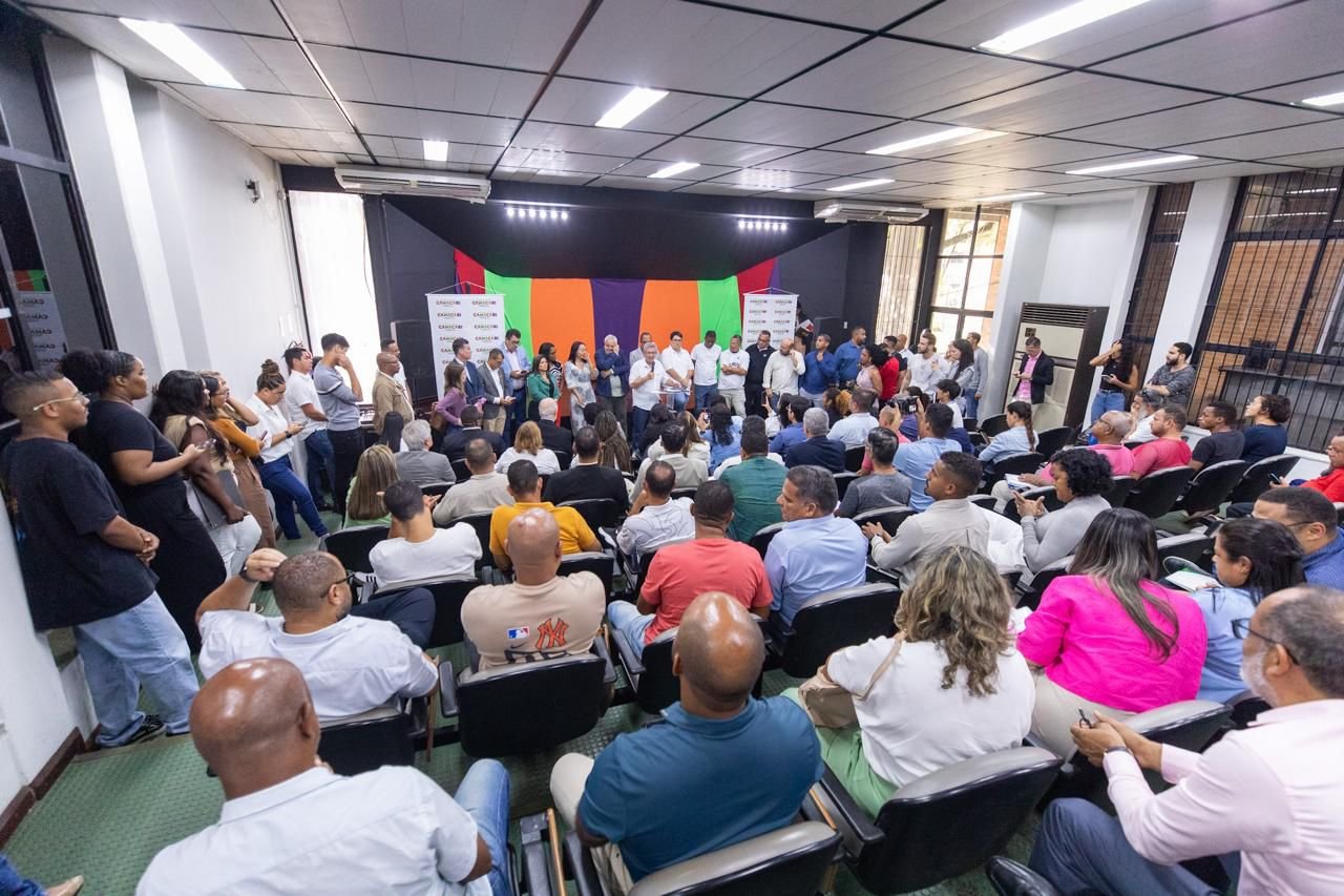 Imagem de Governo assina ordem de serviço do sistema emergencial de transporte público