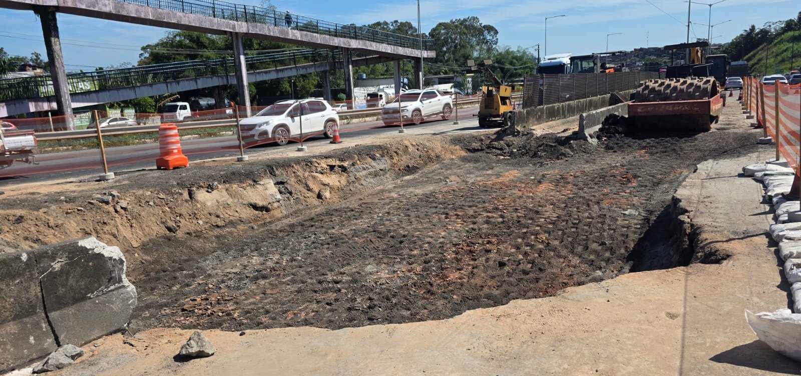 Imagem de Uma semana após interdição, BR-324 tem segunda faixa liberada, mas segue sem previsão de normalização