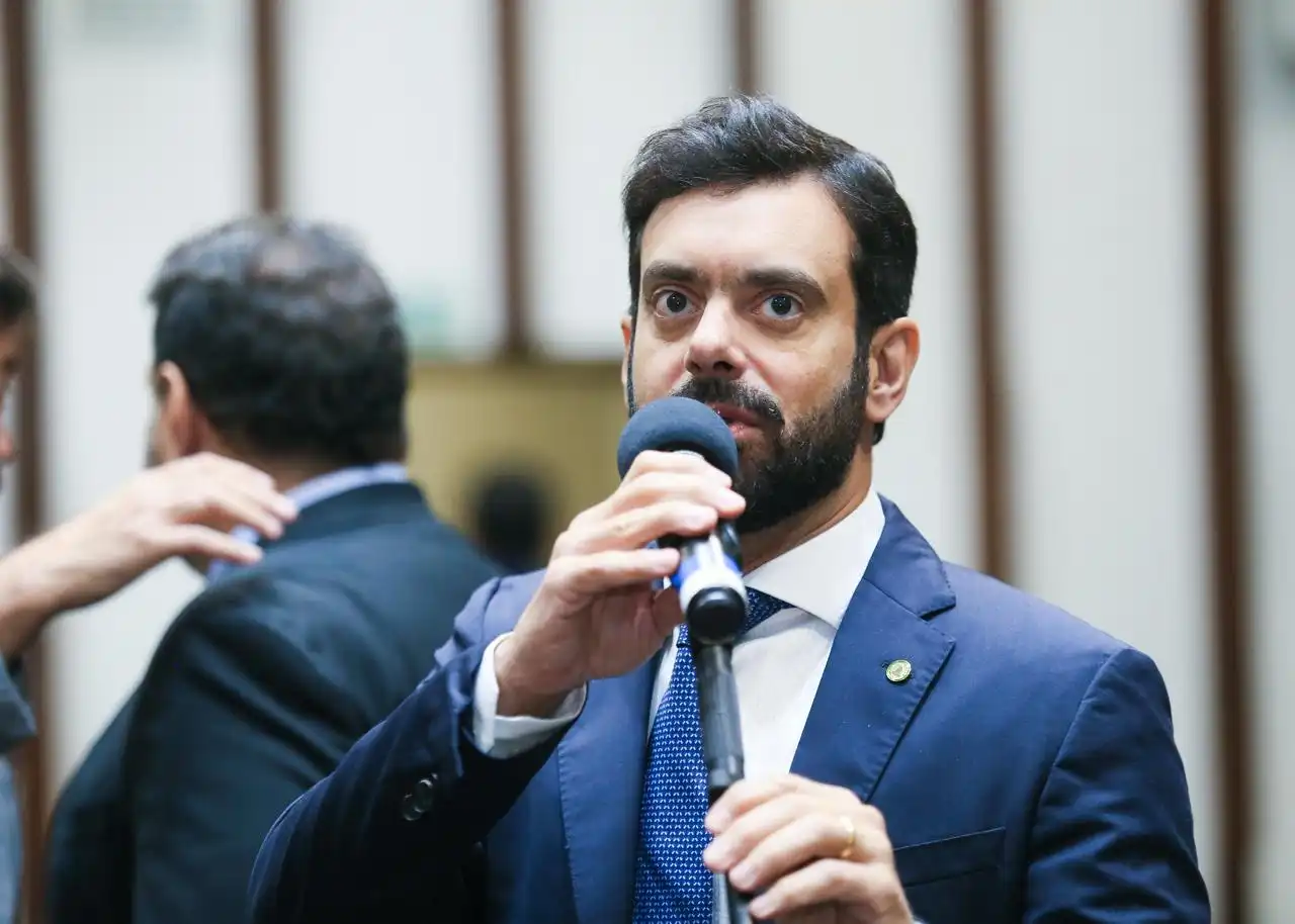 Imagem de Tiago Correia dispensa formalidades para votação de precatórios dos professores, mas governo rejeita emenda que ampliaria percentual repassado