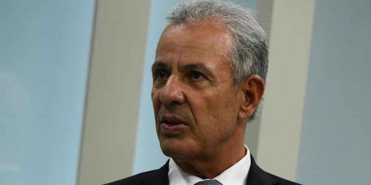 Imagem de Em depoimento à PF, Bento Albuquerque diz que joias saudistas eram da União