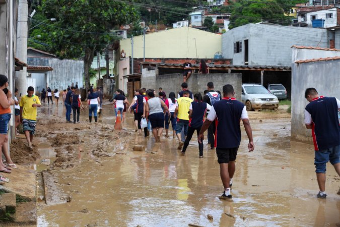 Imagem de Chuva volta a castigar litoral norte de SP, interrompe buscas e atrapalha saída de turistas