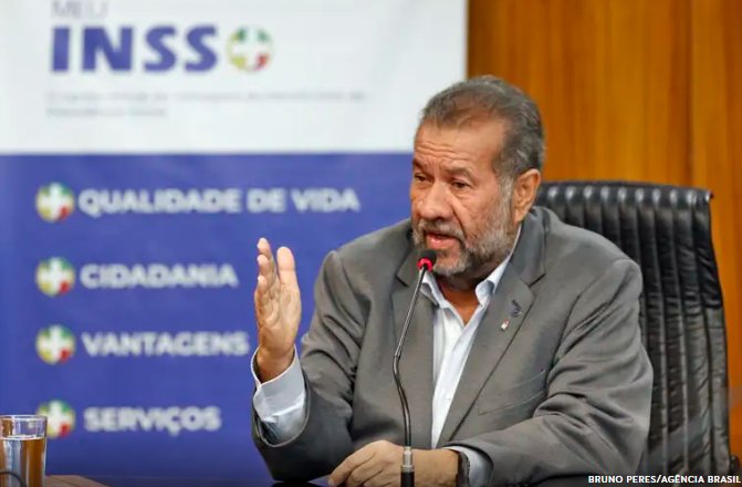 Imagem de Pesquisa aponta que 85% dos brasileiros querem demissão de Carlos Lupi após fraudes no INSS