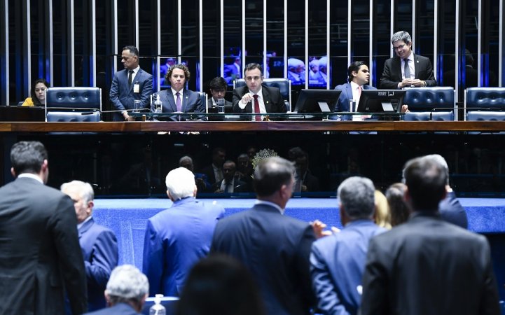 Imagem de Congresso deve destravar votações em meio a crise com Judiciário causada pela PEC do STF