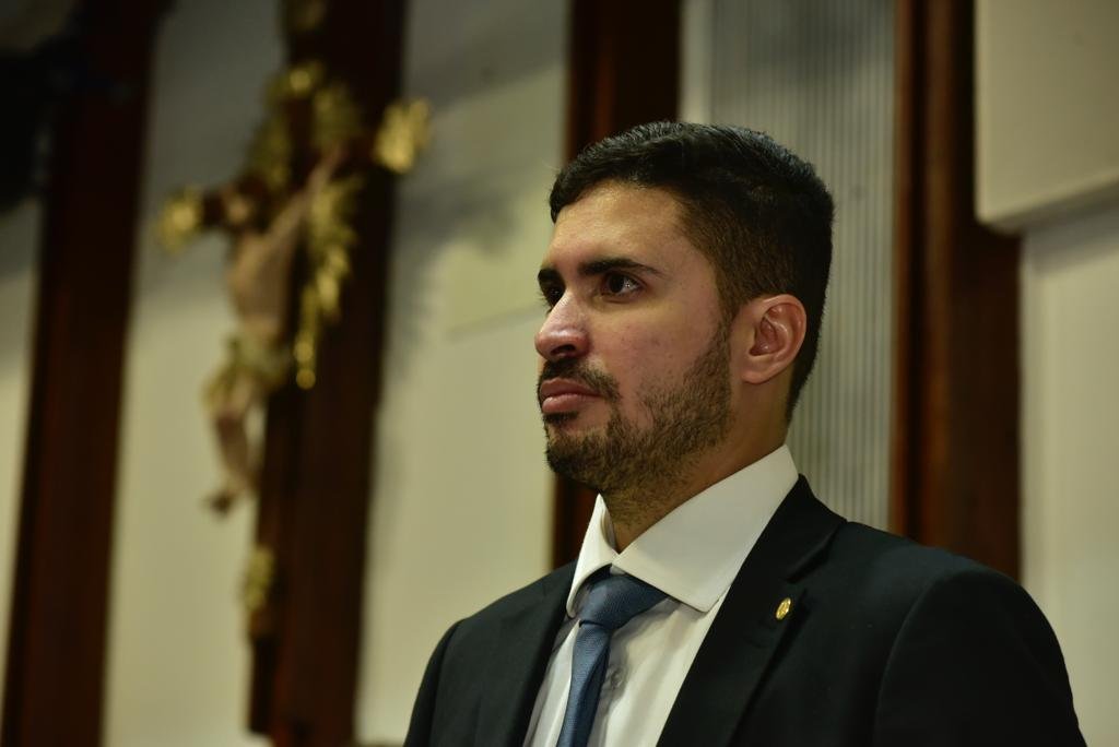 Imagem de AL-BA aprova projeto que obriga aulas de manobra de Heimlich em escolas; texto segue para sanção