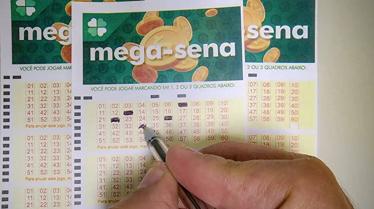Imagem de Nenhuma aposta acertou as seis dezenas do concurso 2.663 da Mega-Sena, sorteadas neste sábado (2).   Os números sorteados foram 07 - 11 - 27 - 41 - 56 - 59.  Com isso, o prêmio da faixa principal para