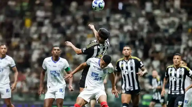 Imagem de Com Hulk "quinhentão" e golaço, Atlético-MG atropela Bahia e se afasta do Z-4
