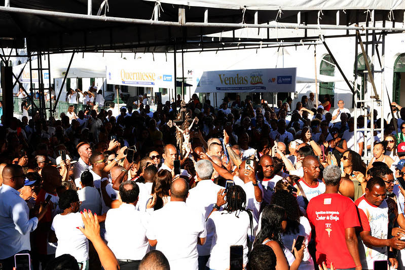 Imagem de Sexta-feira da Gratidão atrai turistas à Basílica do Senhor do Bonfim