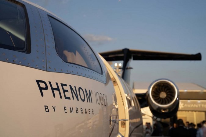 Imagem de Avião fabricado pela Embraer cai no Cazaquistão com 67 pessoas