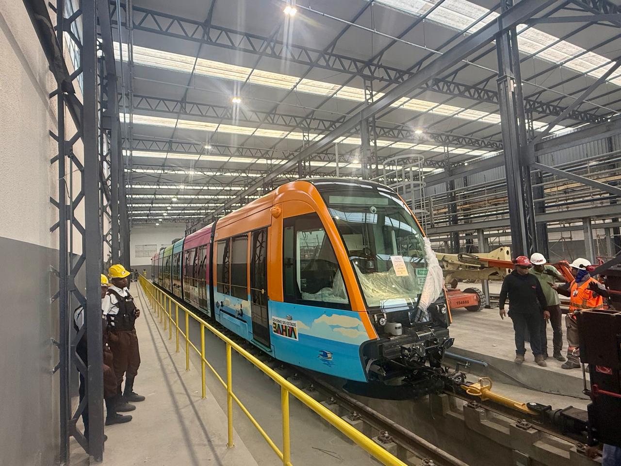 Imagem de Trens do VLT já estão em preparação para início da operação assistida em 2026