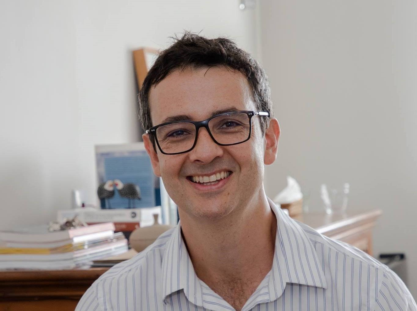 Imagem de Microfone Aberto conversa com especialista sobre neurocirurgia para Parkinson