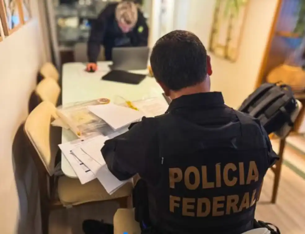 Imagem de PF cumpre buscas em endereços ligados a Daniel Vorcaro e familiares em nova fase da operação