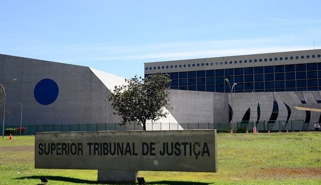 Imagem de Médico não pode denunciar aborto de paciente, decide STJ