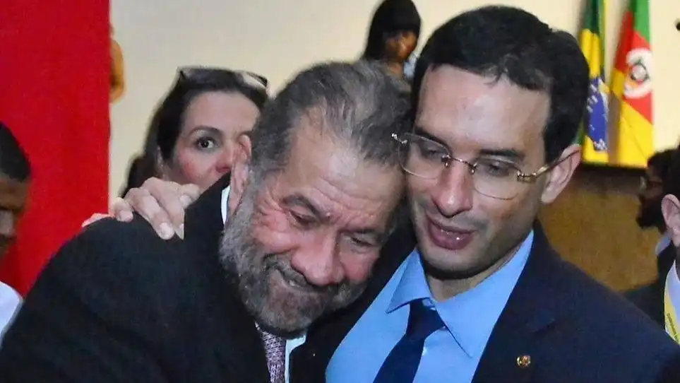 Imagem de Leo Prates oficializa saída do PDT e deve ingressar no Republicanos