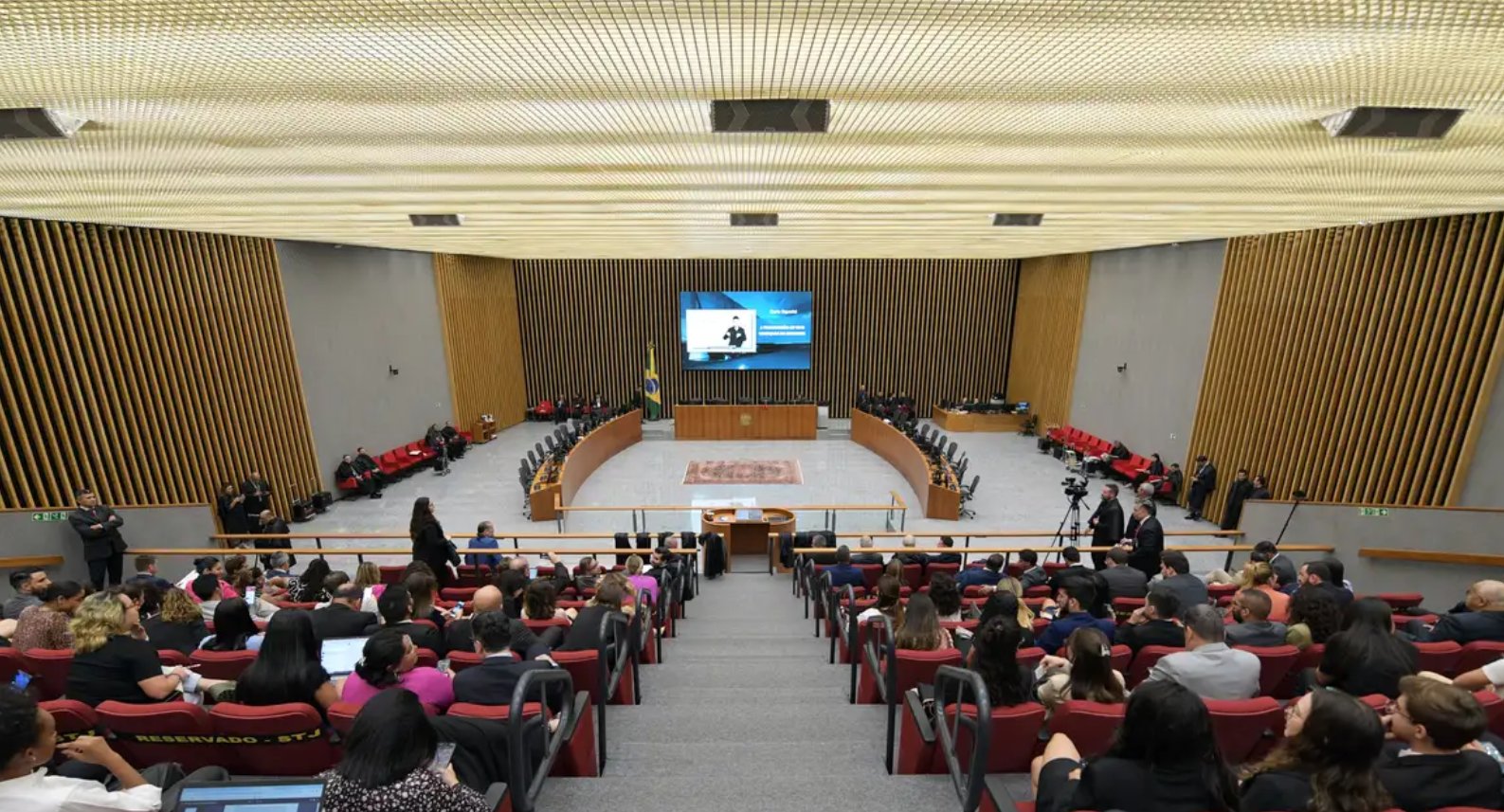 Imagem de STJ decide que Robinho deve cumprir pena por estupro no Brasil