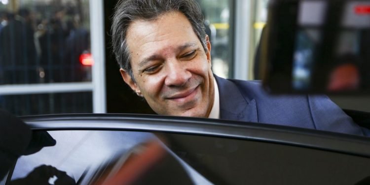 Imagem de Haddad: Governo enviará ao Congresso projeto para taxar fundos de super-ricos