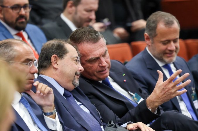 Imagem de Moraes autoriza defesa de Bolsonaro ‘acesso integral’ a provas do processo