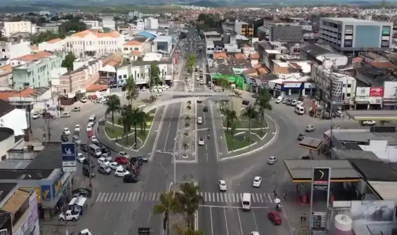 Imagem de Justiça decreta prisão preventiva de suspeita de gerenciar esquema de tráfico de drogas em Feira de Santana