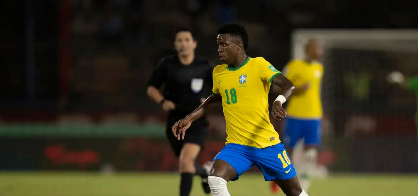 Imagem de Brasil perde para a França mesmo com um jogador a mais em amistoso pré-Copa