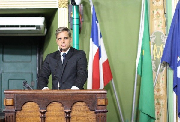 Imagem de Prefeito sanciona lei que determina instalação de câmeras em uniformes de seguranças de shopping