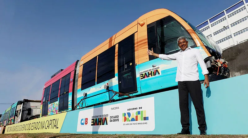 Imagem de Governo inaugura Estação Calçada e inicia operação do VLT de Salvador nesta quarta-feira