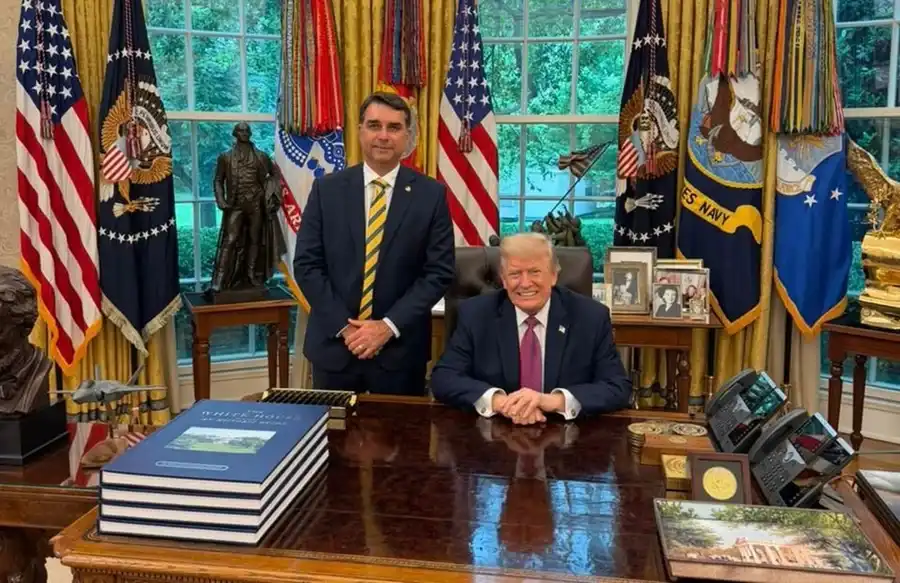 Imagem de Flávio Bolsonaro pede a Trump que PCC e Comando Vermelho sejam classificados como terroristas