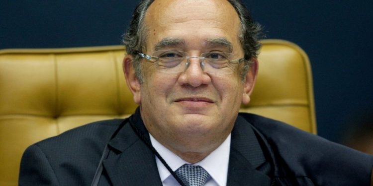 Imagem de Gilmar Mendes dá 10 dias para Pacheco se manifestar sobre pedido de abertura da CPI dos atos de 8 de Janeiro